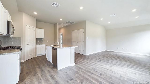 4011 Savannah Oaks Drive, Lake Charles, LA 70607