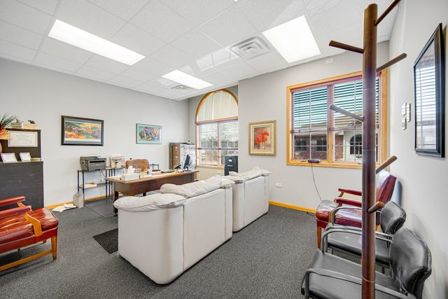 100 Batson Court 202, New Lenox, IL 60451