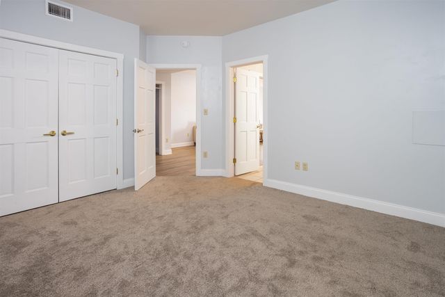 40 College St Apt 204C, Burlington, VT 05401