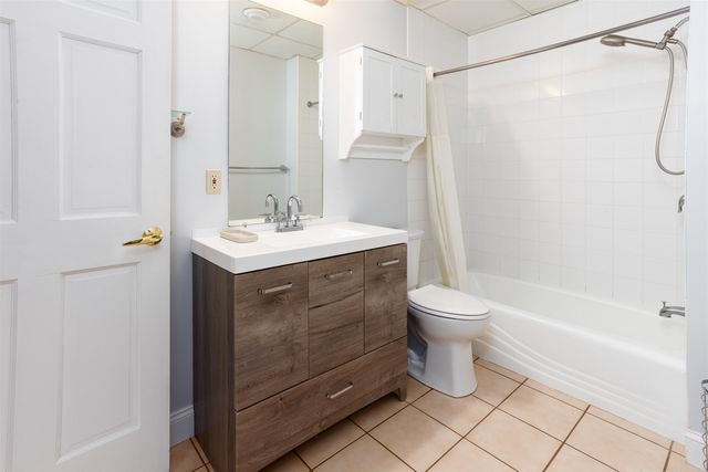 40 College St Apt 204C, Burlington, VT 05401