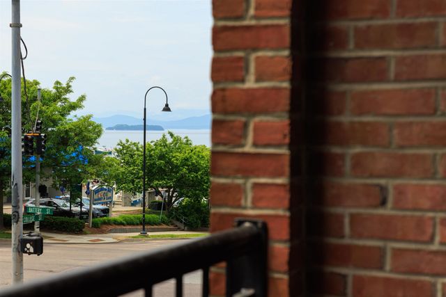 40 College St Apt 204C, Burlington, VT 05401