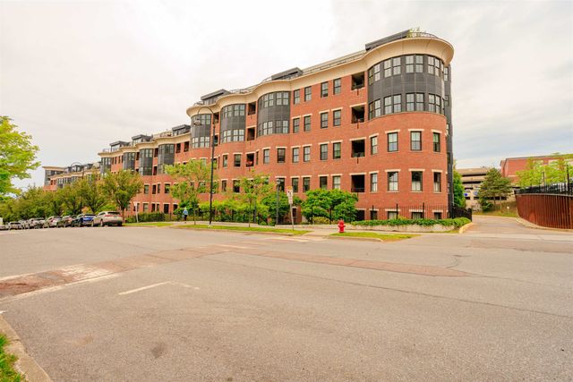 40 College St Apt 204C, Burlington, VT 05401