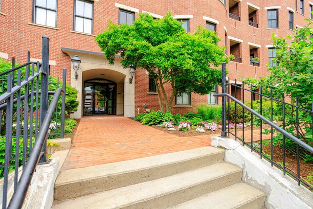 40 College St Apt 204C, Burlington, VT 05401