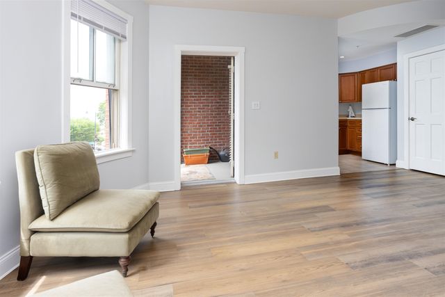 40 College St Apt 204C, Burlington, VT 05401