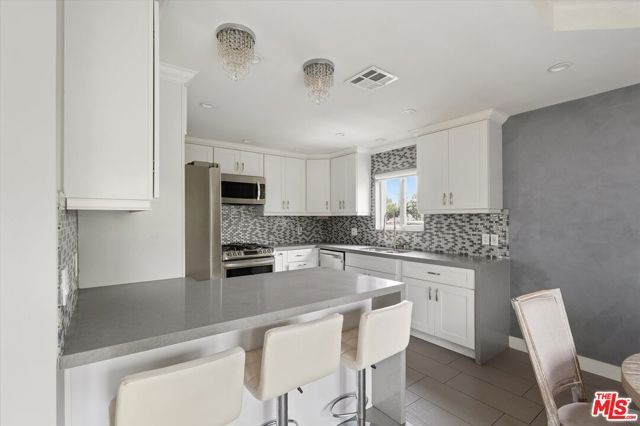 5534 Sylmar Avenue 7, Van Nuys (los Angeles), CA 91401
