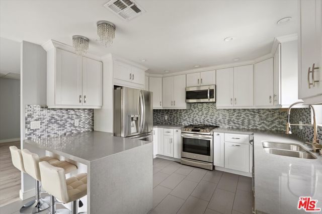 5534 Sylmar Avenue 7, Van Nuys (los Angeles), CA 91401