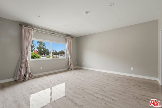 5534 Sylmar Avenue 7, Van Nuys (los Angeles), CA 91401