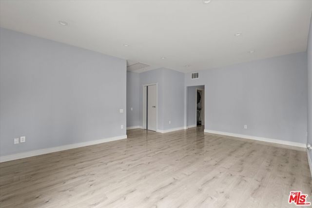 5534 Sylmar Avenue 7, Van Nuys (los Angeles), CA 91401