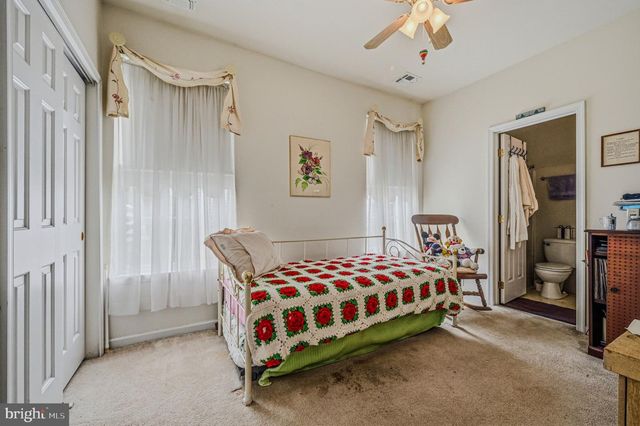2015 HUNT MASTER LN, Glen Mills, PA 19342