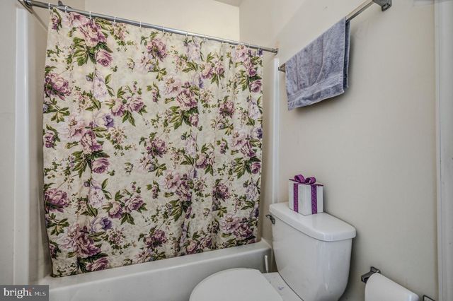 2015 HUNT MASTER LN, Glen Mills, PA 19342