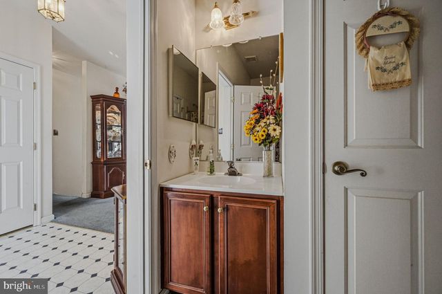 2015 HUNT MASTER LN, Glen Mills, PA 19342