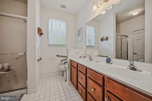 2015 HUNT MASTER LN, Glen Mills, PA 19342