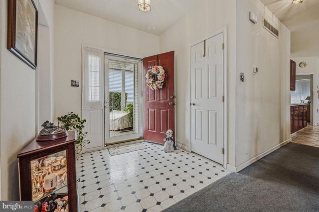 2015 HUNT MASTER LN, Glen Mills, PA 19342