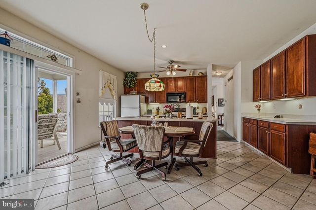 2015 HUNT MASTER LN, Glen Mills, PA 19342