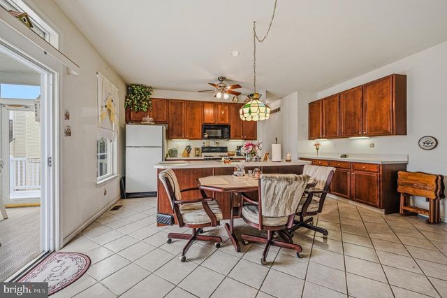 2015 HUNT MASTER LN, Glen Mills, PA 19342