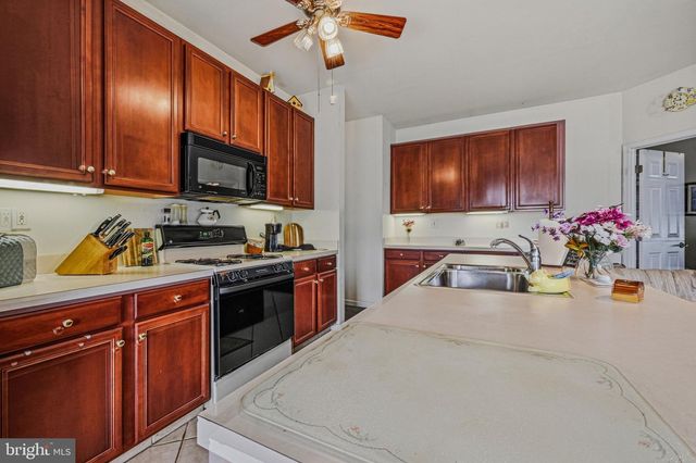 2015 HUNT MASTER LN, Glen Mills, PA 19342