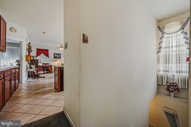 2015 HUNT MASTER LN, Glen Mills, PA 19342