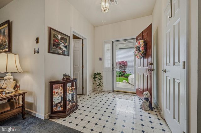 2015 HUNT MASTER LN, Glen Mills, PA 19342