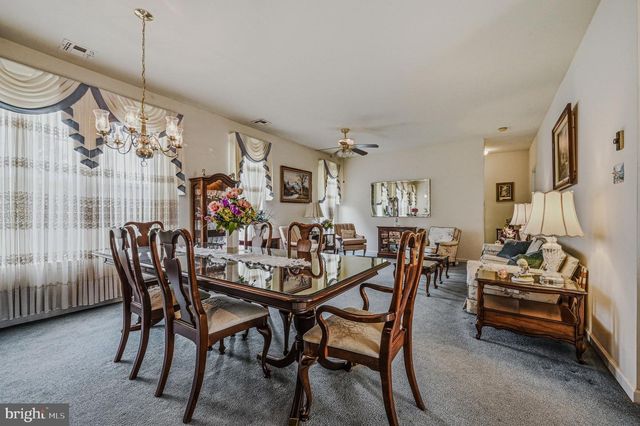 2015 HUNT MASTER LN, Glen Mills, PA 19342