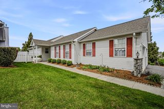 2015 HUNT MASTER LN, Glen Mills, PA 19342