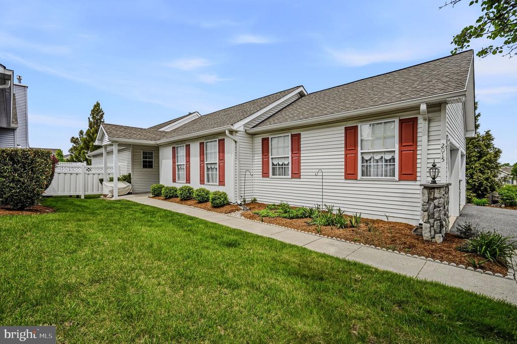 2015 HUNT MASTER LN, Glen Mills, PA 19342