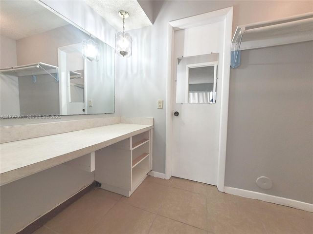 400 NE 18th Ave 104, Homestead, FL 33033