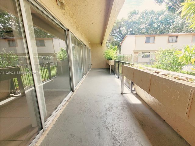 400 NE 18th Ave 104, Homestead, FL 33033