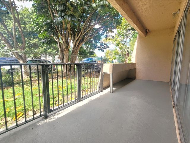 400 NE 18th Ave 104, Homestead, FL 33033