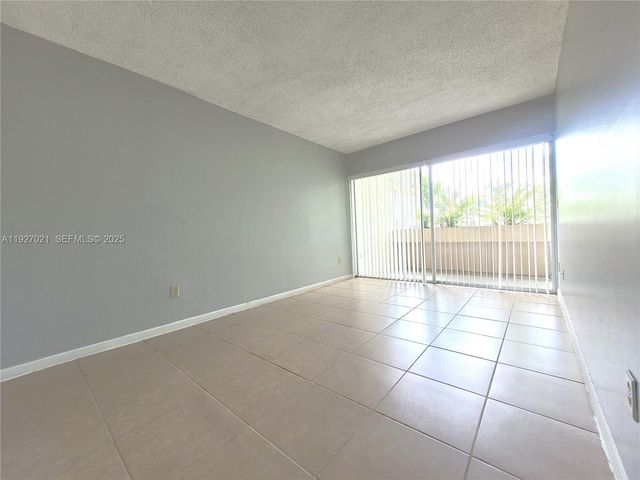 400 NE 18th Ave 104, Homestead, FL 33033