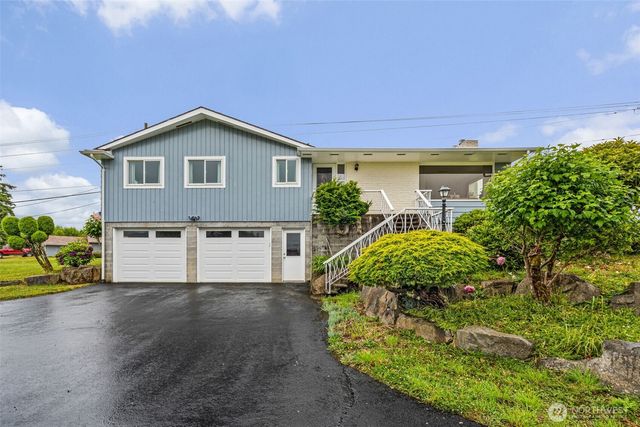 209 Harrison Street, Raymond, WA 98577