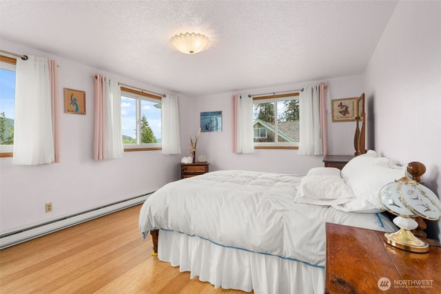 209 Harrison Street, Raymond, WA 98577