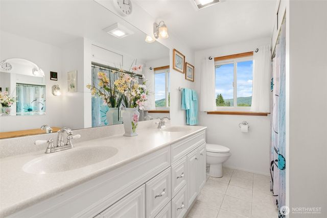 209 Harrison Street, Raymond, WA 98577