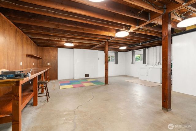 209 Harrison Street, Raymond, WA 98577