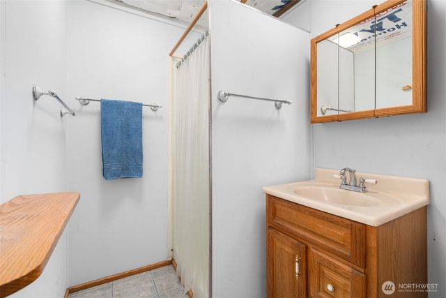 209 Harrison Street, Raymond, WA 98577