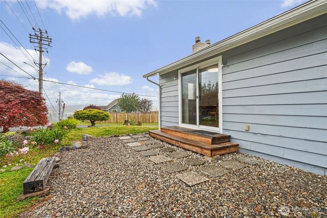 209 Harrison Street, Raymond, WA 98577