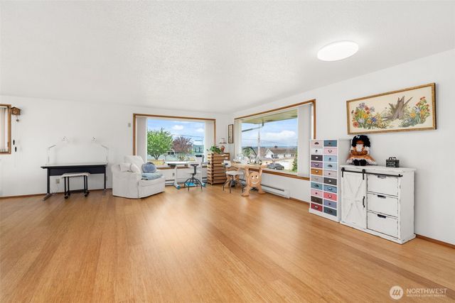 209 Harrison Street, Raymond, WA 98577