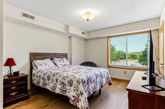 4845 W 123rd Street 201, Savage, MN 55378