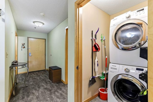 4845 W 123rd Street 201, Savage, MN 55378