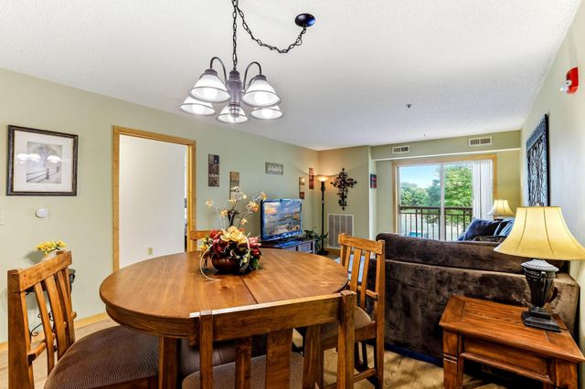 4845 W 123rd Street 201, Savage, MN 55378