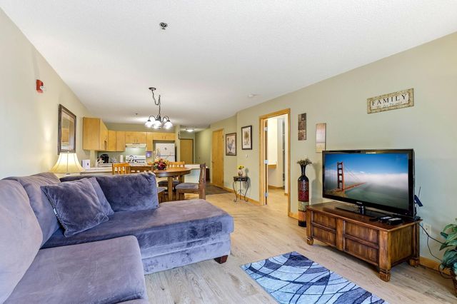 4845 W 123rd Street 201, Savage, MN 55378
