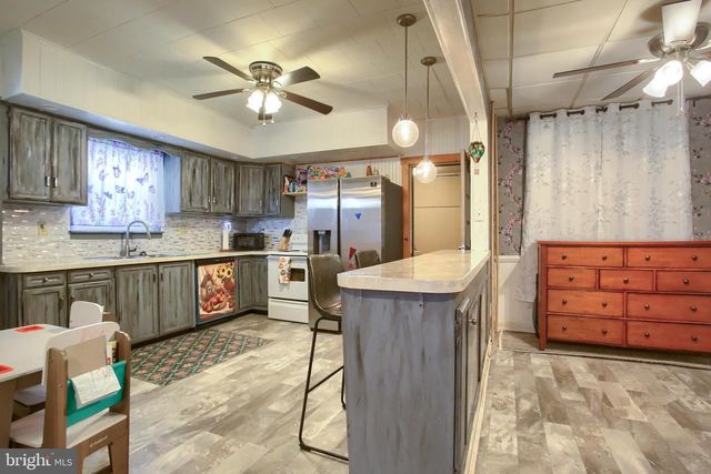 208 EAST ST, Williamstown, PA 17098