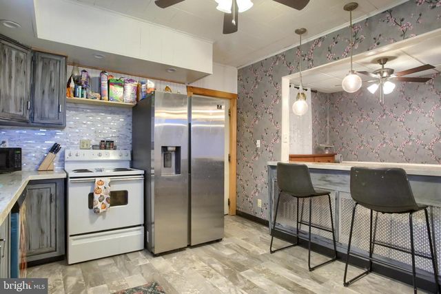 208 EAST ST, Williamstown, PA 17098