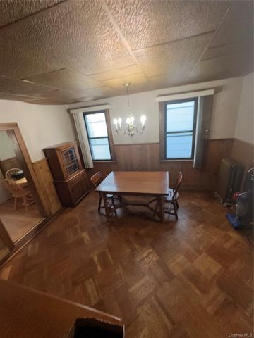 6249 80th Road, Ridgewood, NY 11385