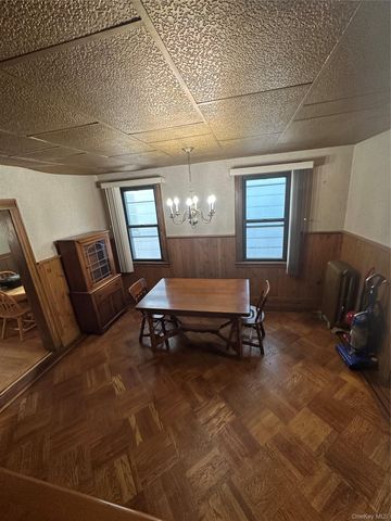 6249 80th Road, Ridgewood, NY 11385