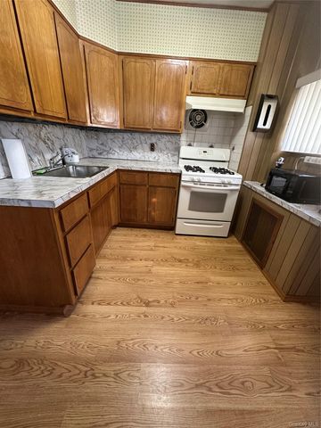 6249 80th Road, Ridgewood, NY 11385