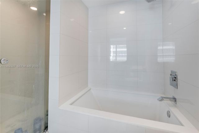 1300 S Miami Ave 2909, Miami, FL 33130