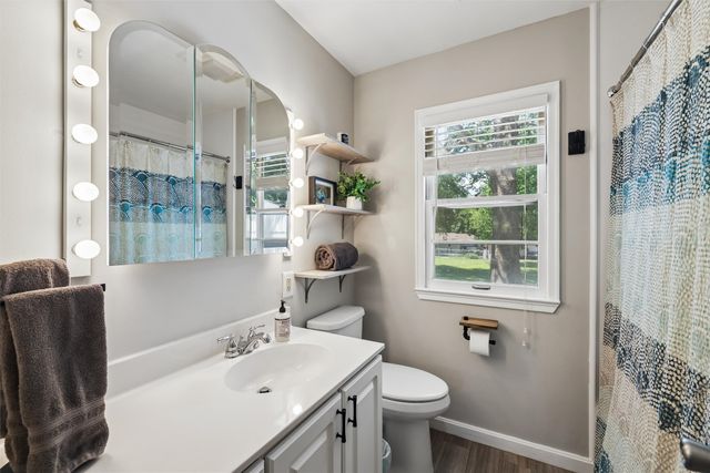 3914 72nd Street, Urbandale, IA 50322