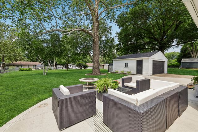 3914 72nd Street, Urbandale, IA 50322