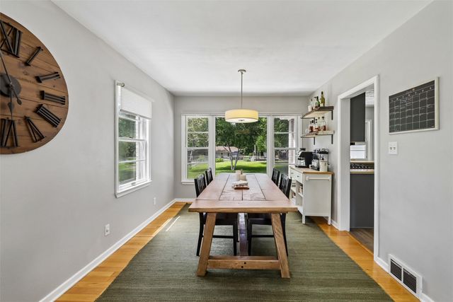3914 72nd Street, Urbandale, IA 50322
