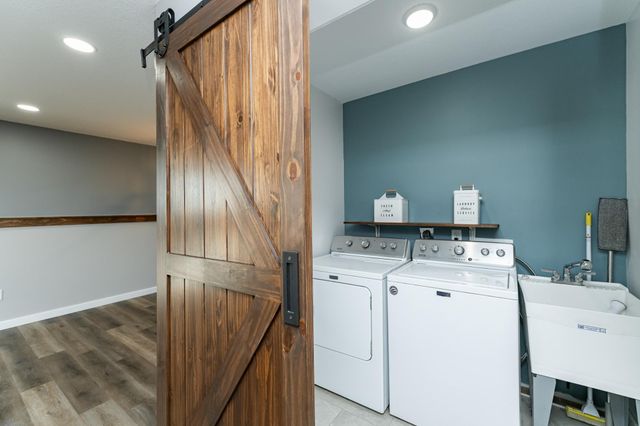 615 7th Avenue NE, Plainview, MN 55964